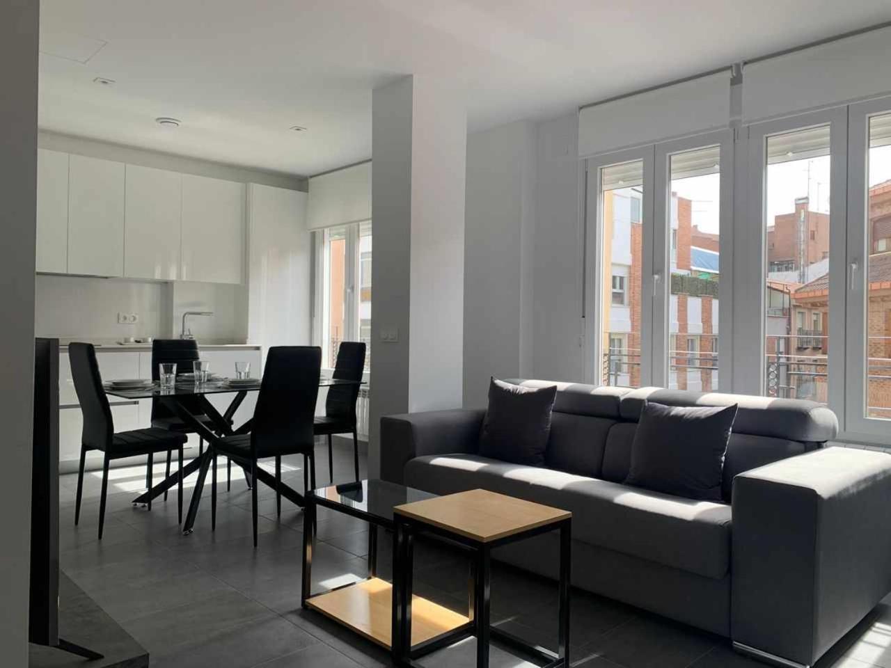 Ramon Y Cajal Suites De Luxe Леон Экстерьер фото