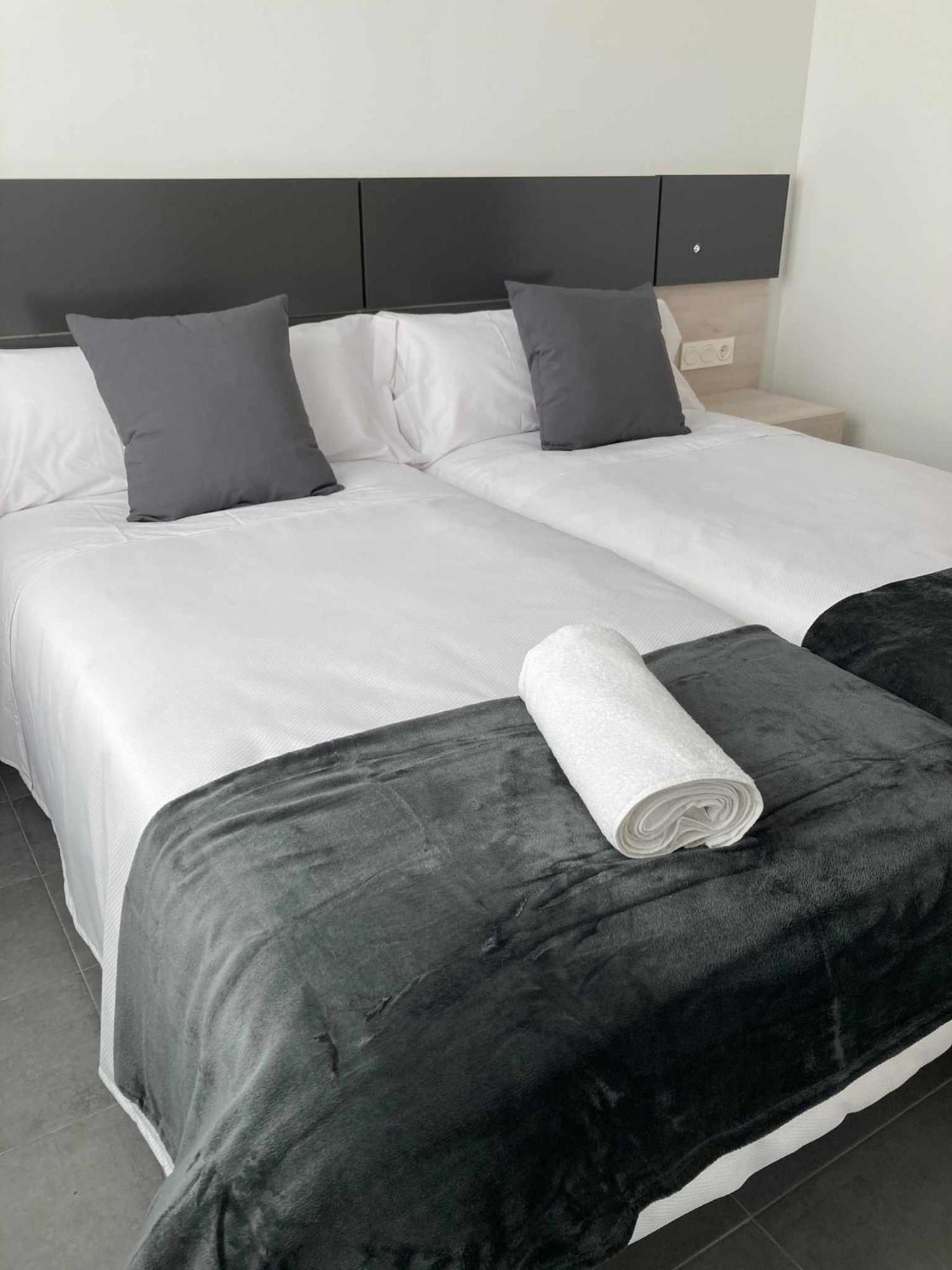Ramon Y Cajal Suites De Luxe Леон Экстерьер фото