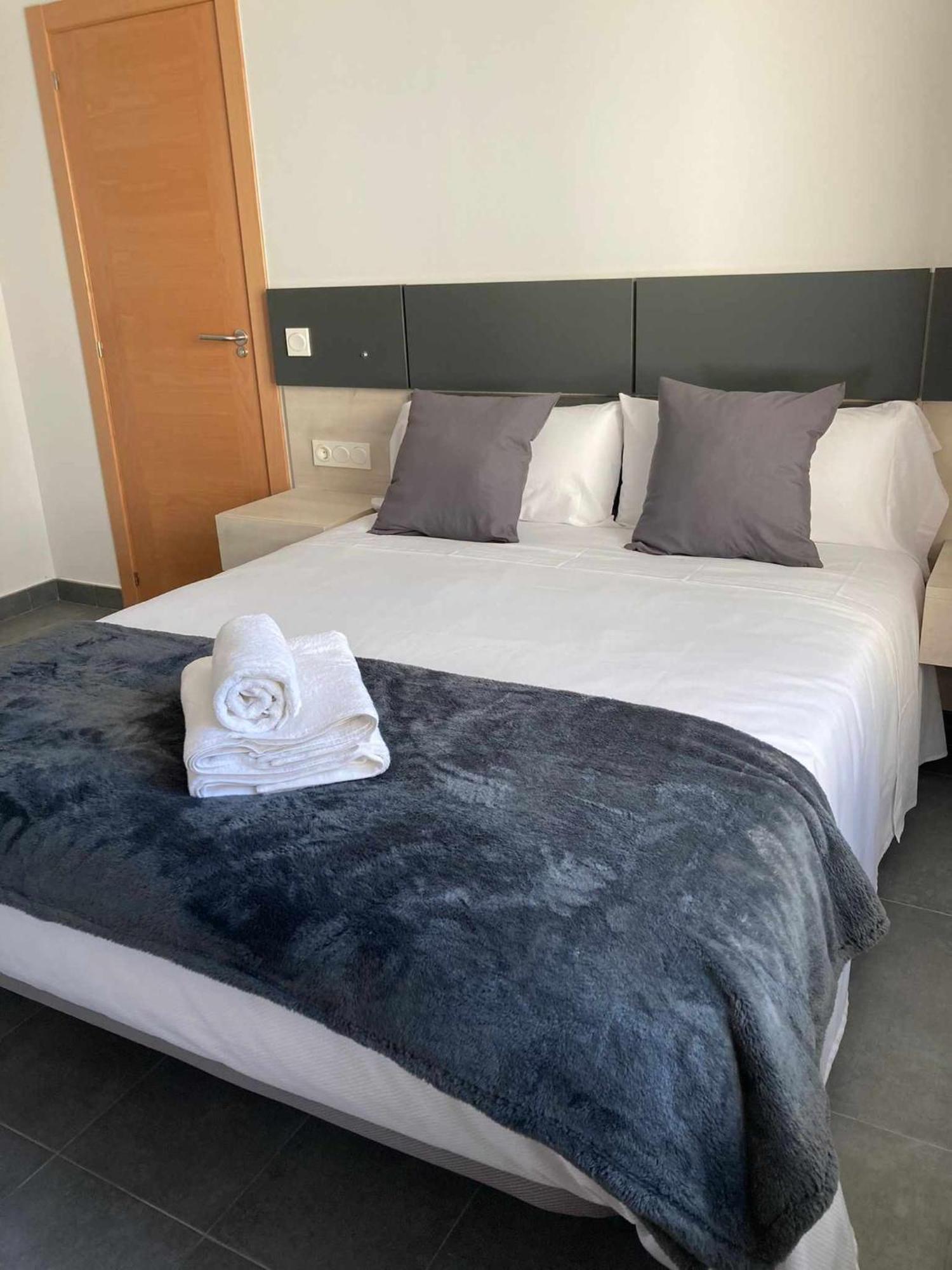 Ramon Y Cajal Suites De Luxe Леон Экстерьер фото